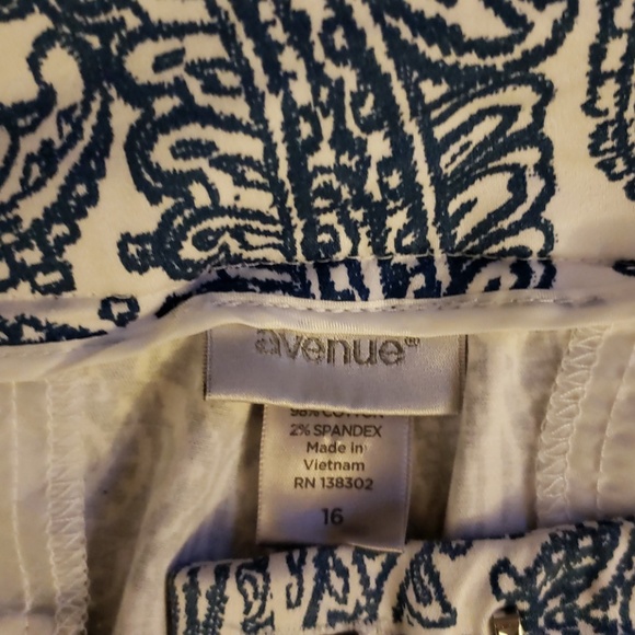 Capri pants - Picture 3 of 3